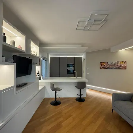 Sky Terrace Escape In Apartment *