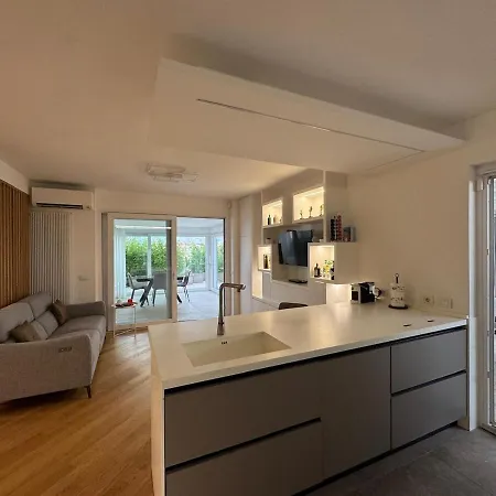 Sky Terrace Escape In Apartment