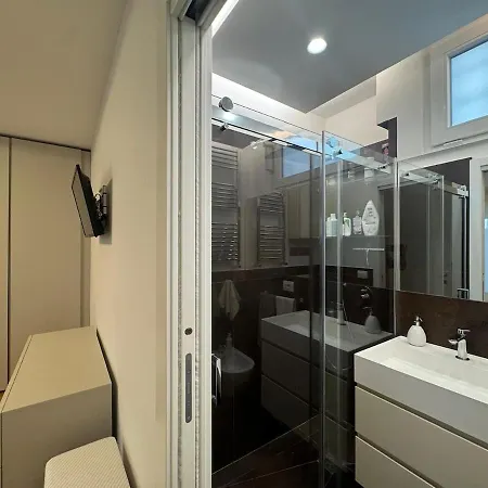 Sky Terrace Escape In Apartment