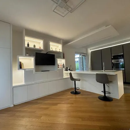 Sky Terrace Escape In Apartment *