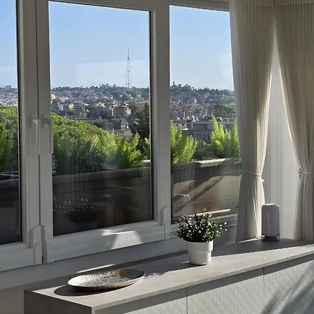 Sky Terrace Escape In * Rom
